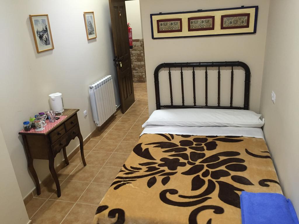 Albergue Santo Tomas De Canterbury Leon Luaran gambar